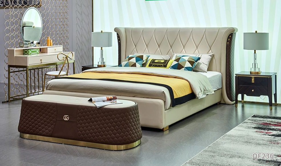 Set Schlafzimmer Luxus Leder Betten Bett 2x Nachttische Hocker Doppelbett